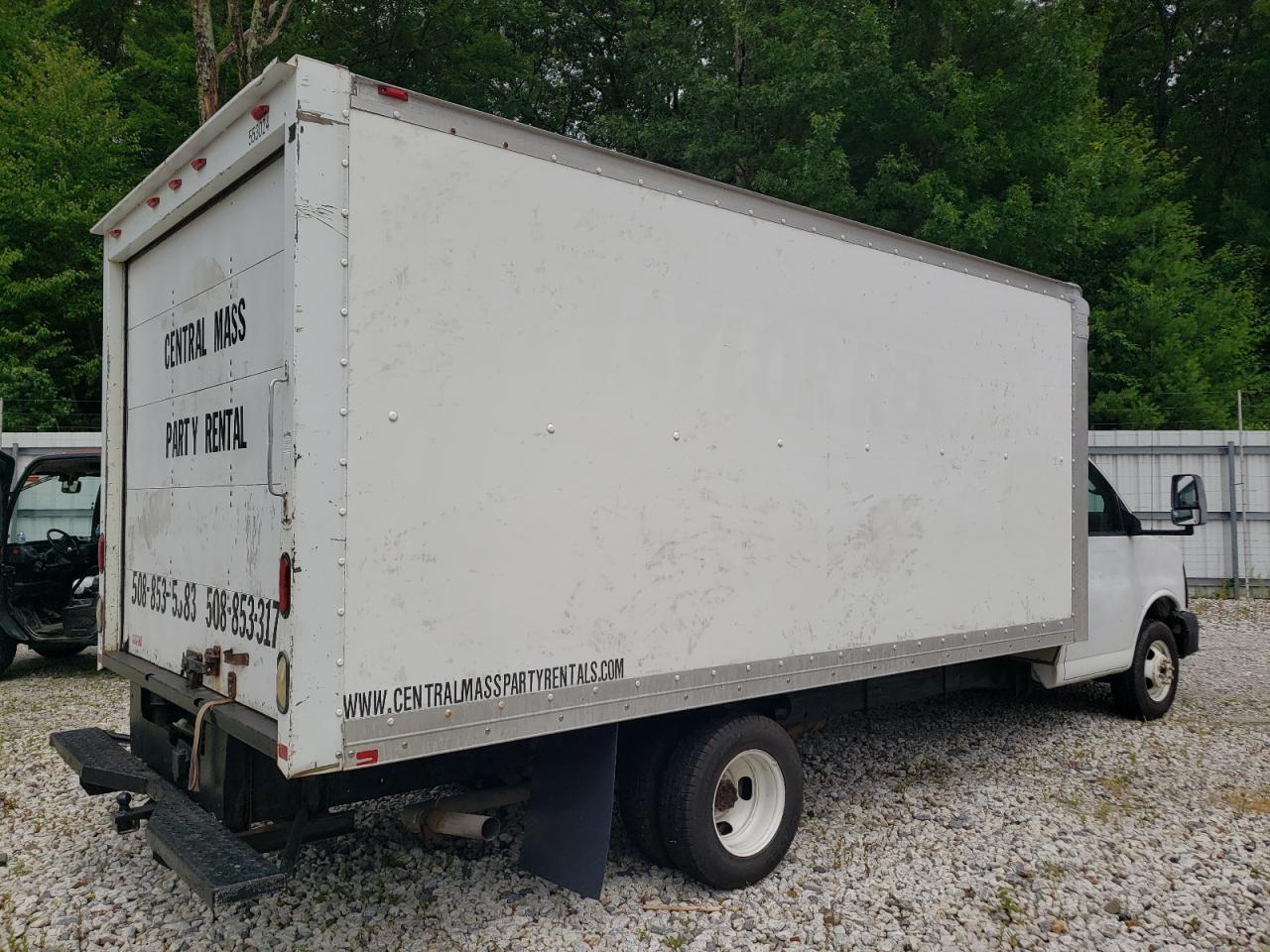 2005 GMC Savana Cutaway G3500 - Фото 3