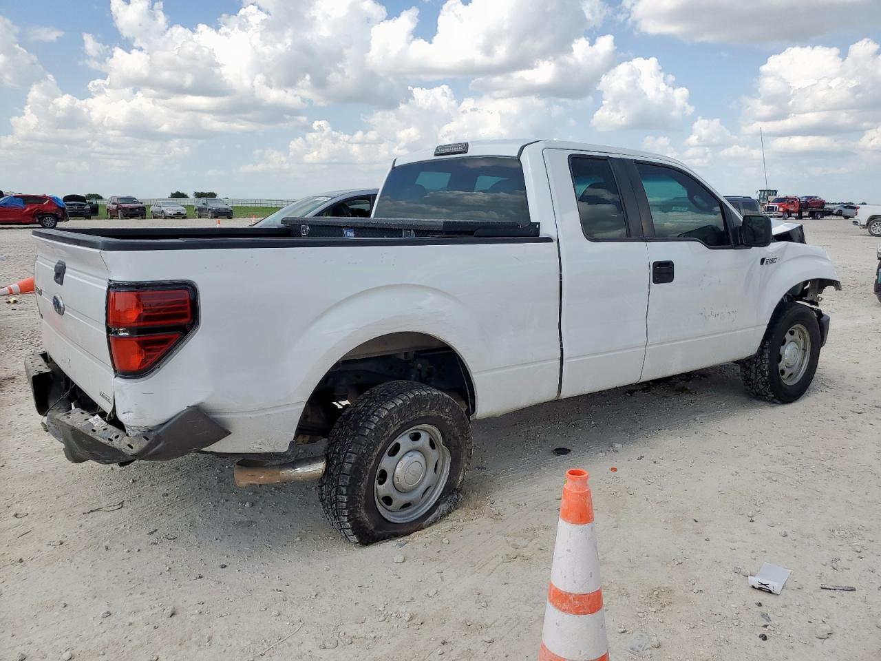 2014 Ford F150 Super Cab - Image 3