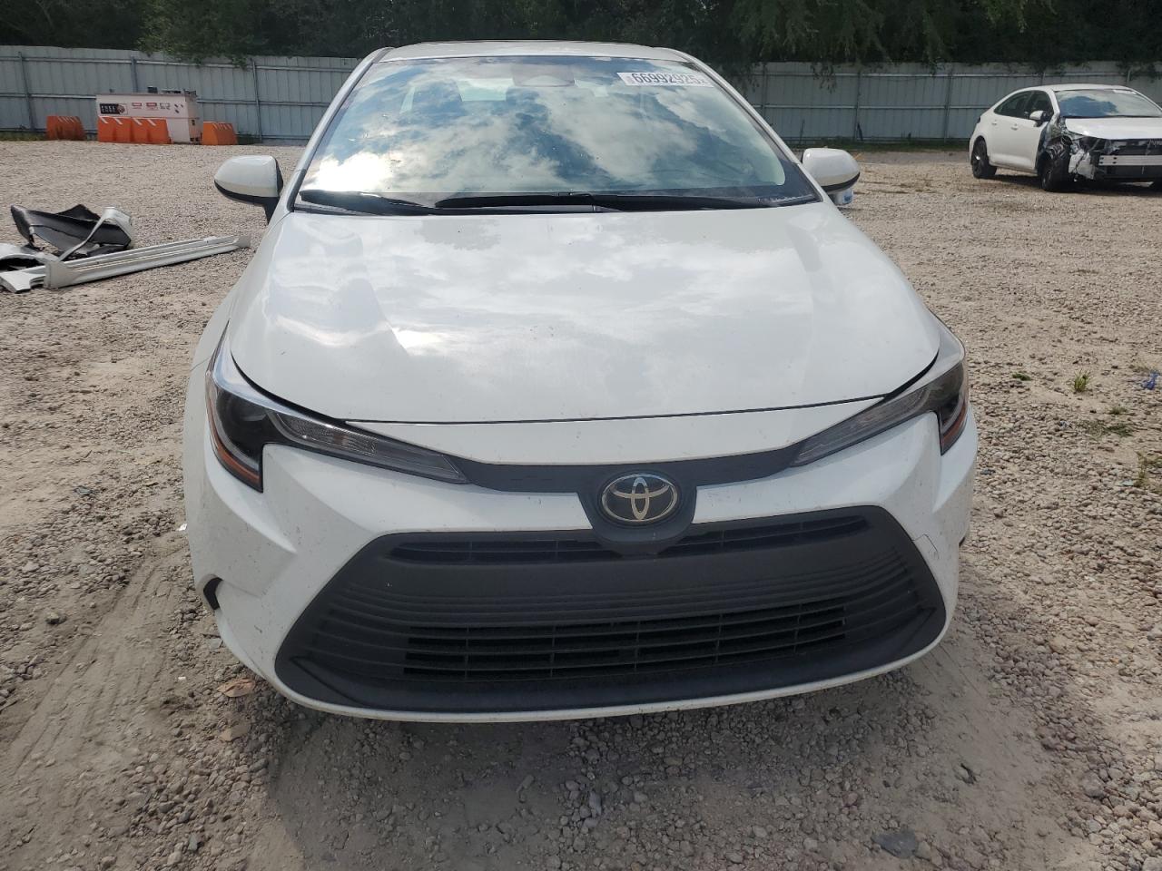 2023 Toyota Corolla Le - Image 5