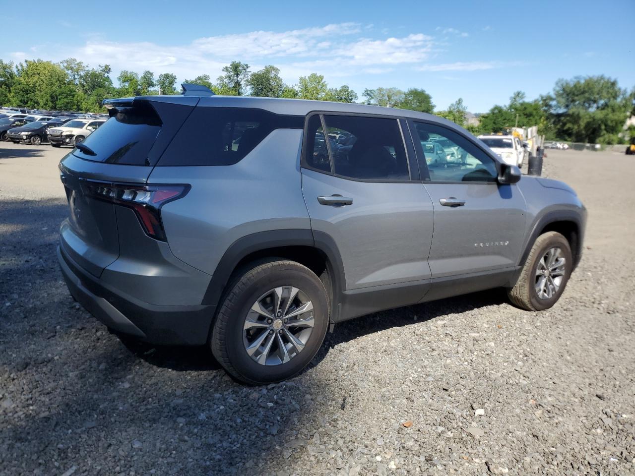2025 Chevrolet Equinox Lt - Image 3