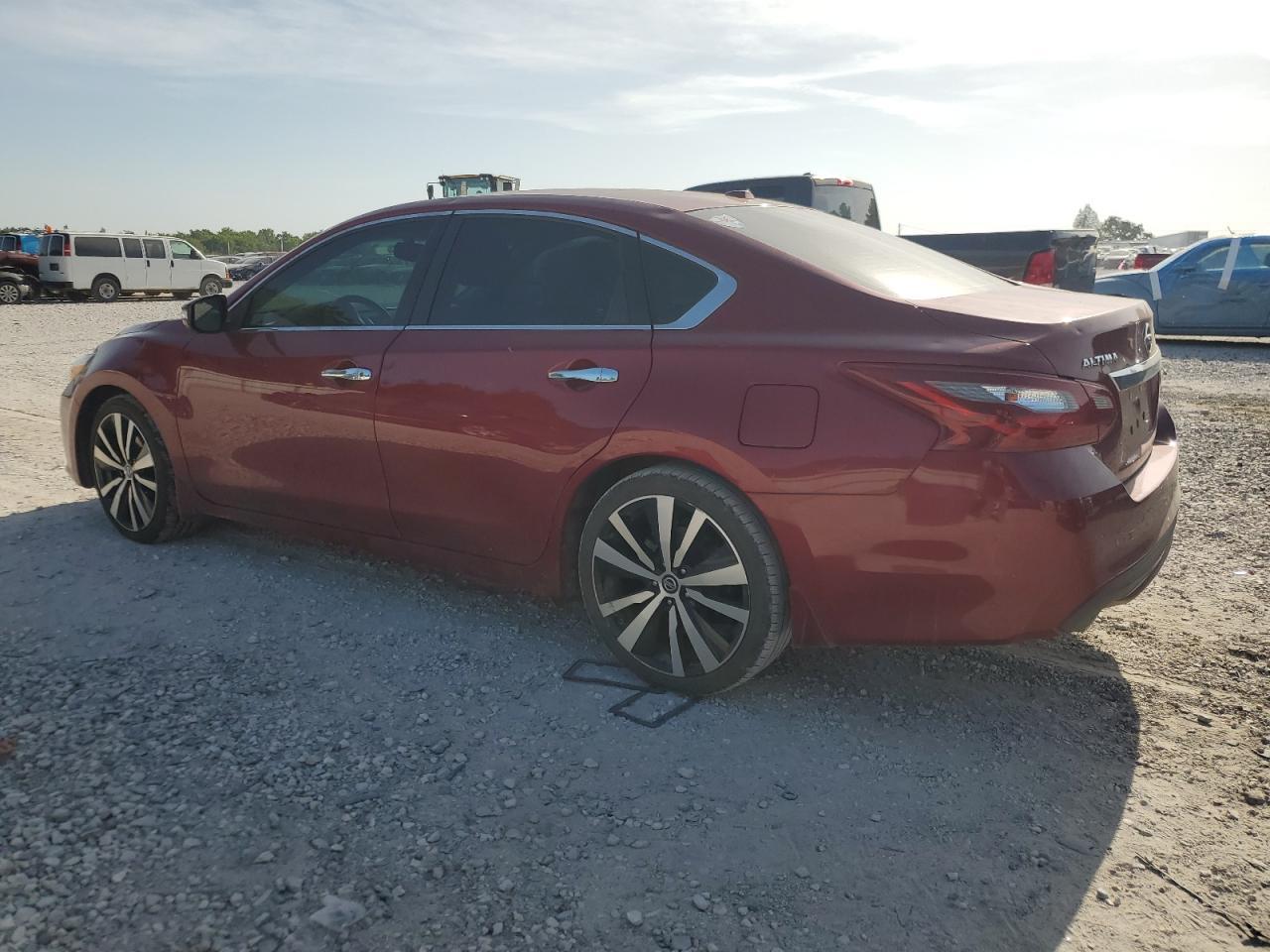 2018 Nissan Altima 2.5 - Фото 2