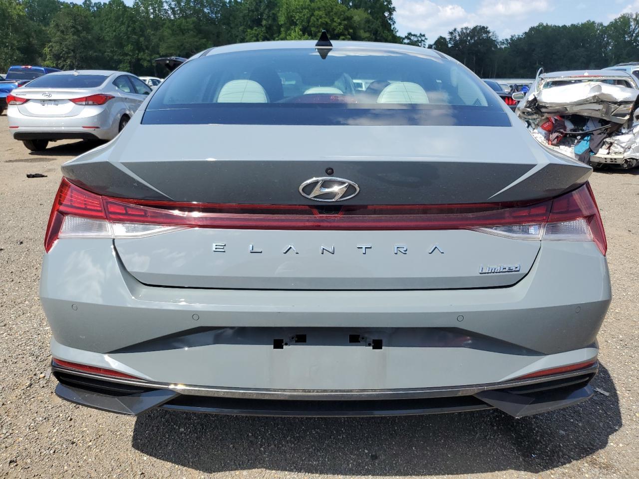 2021 Hyundai Elantra Limited - Image 6