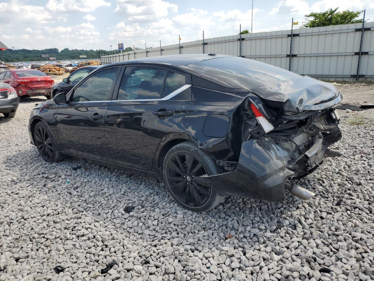 2022 Nissan Altima Sr - Фото 2
