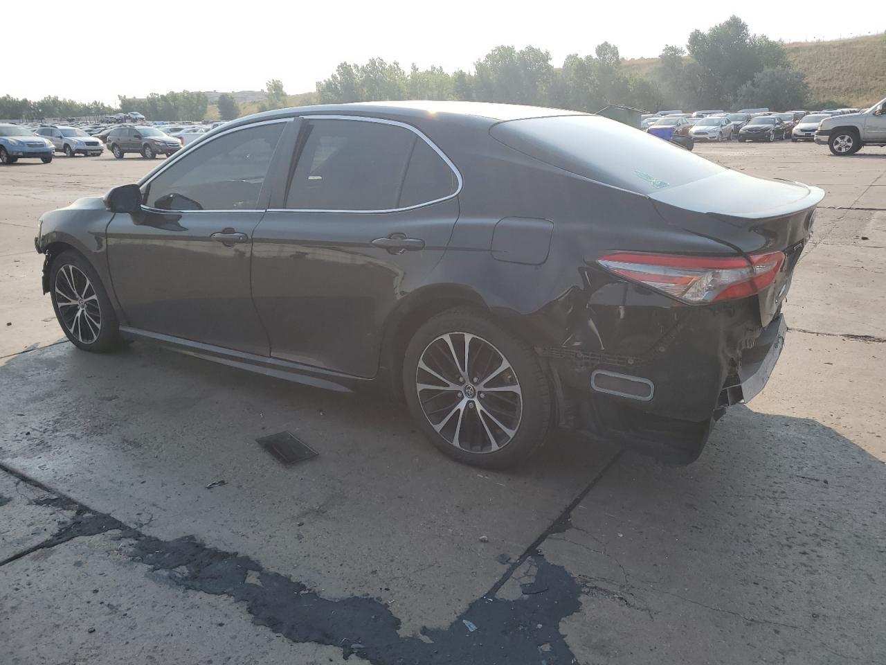 2018 Toyota Camry L - Фото 2