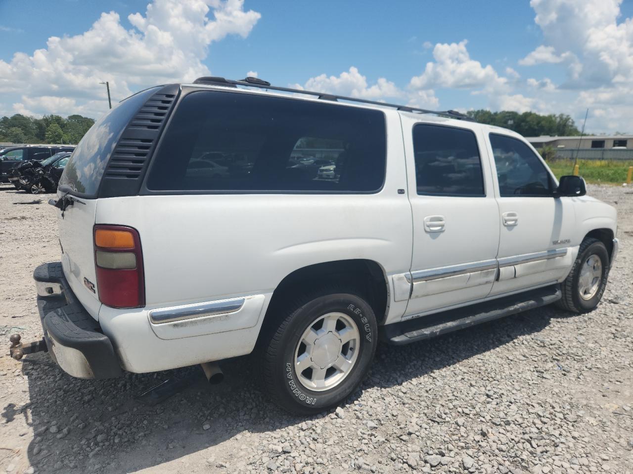 2001 GMC Yukon Xl C1500 - Image 3