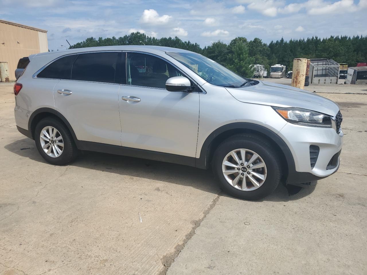 2019 Kia Sorento L - Image 4