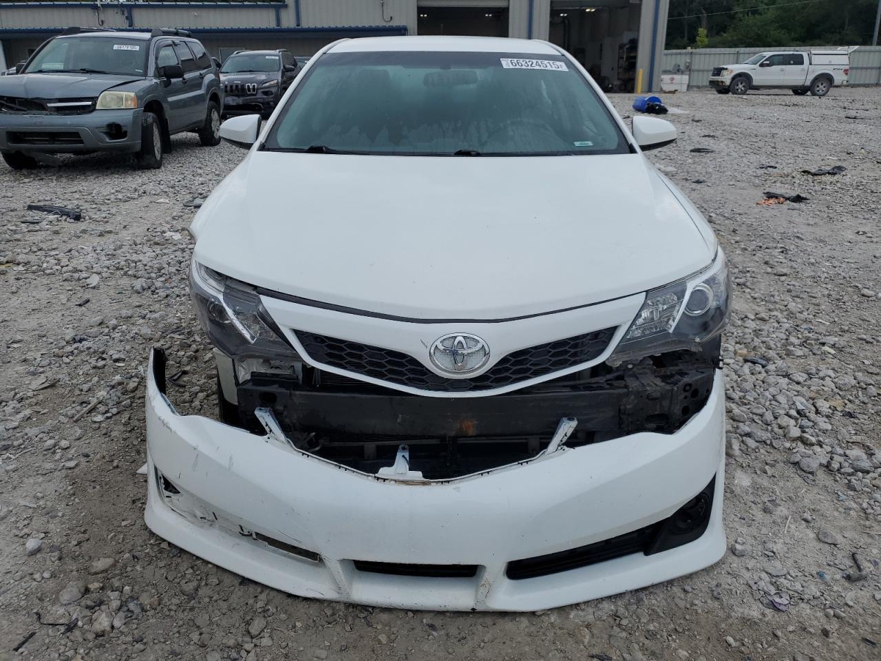 2014 Toyota Camry L - Image 5