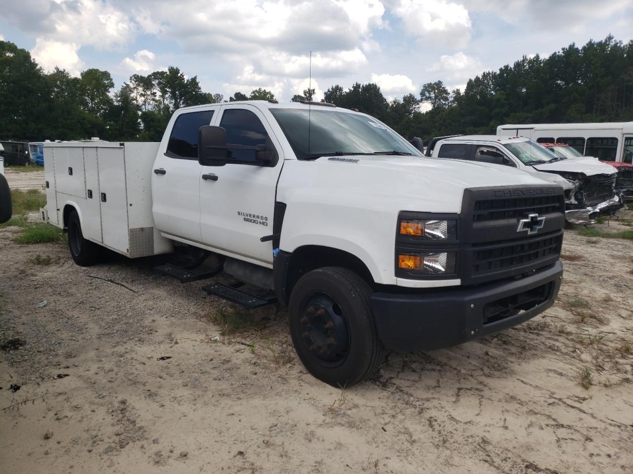 2021 Chevrolet Silverado Medium Duty - Image 4