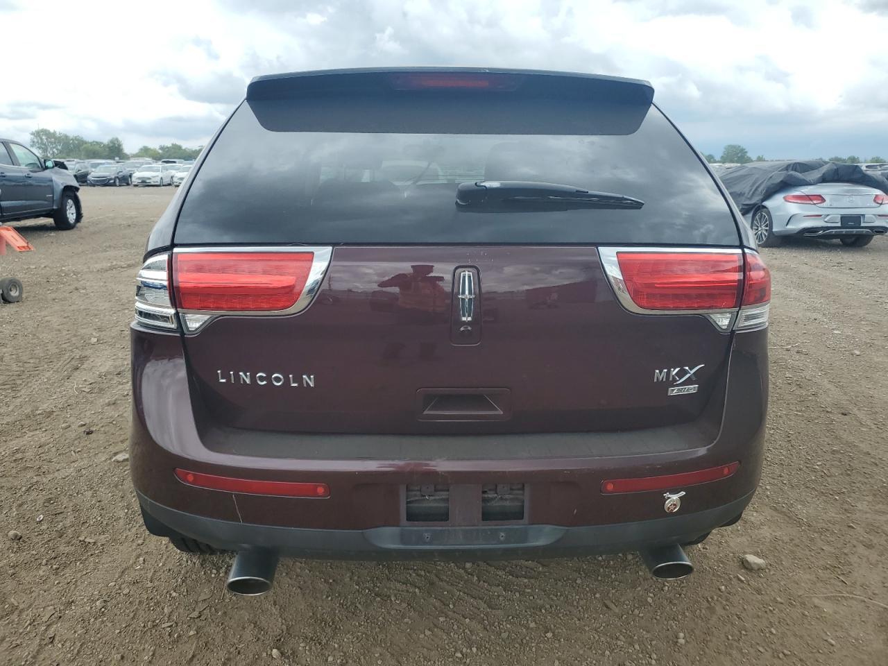 2011 Lincoln Townhouse Mkx - Image 6