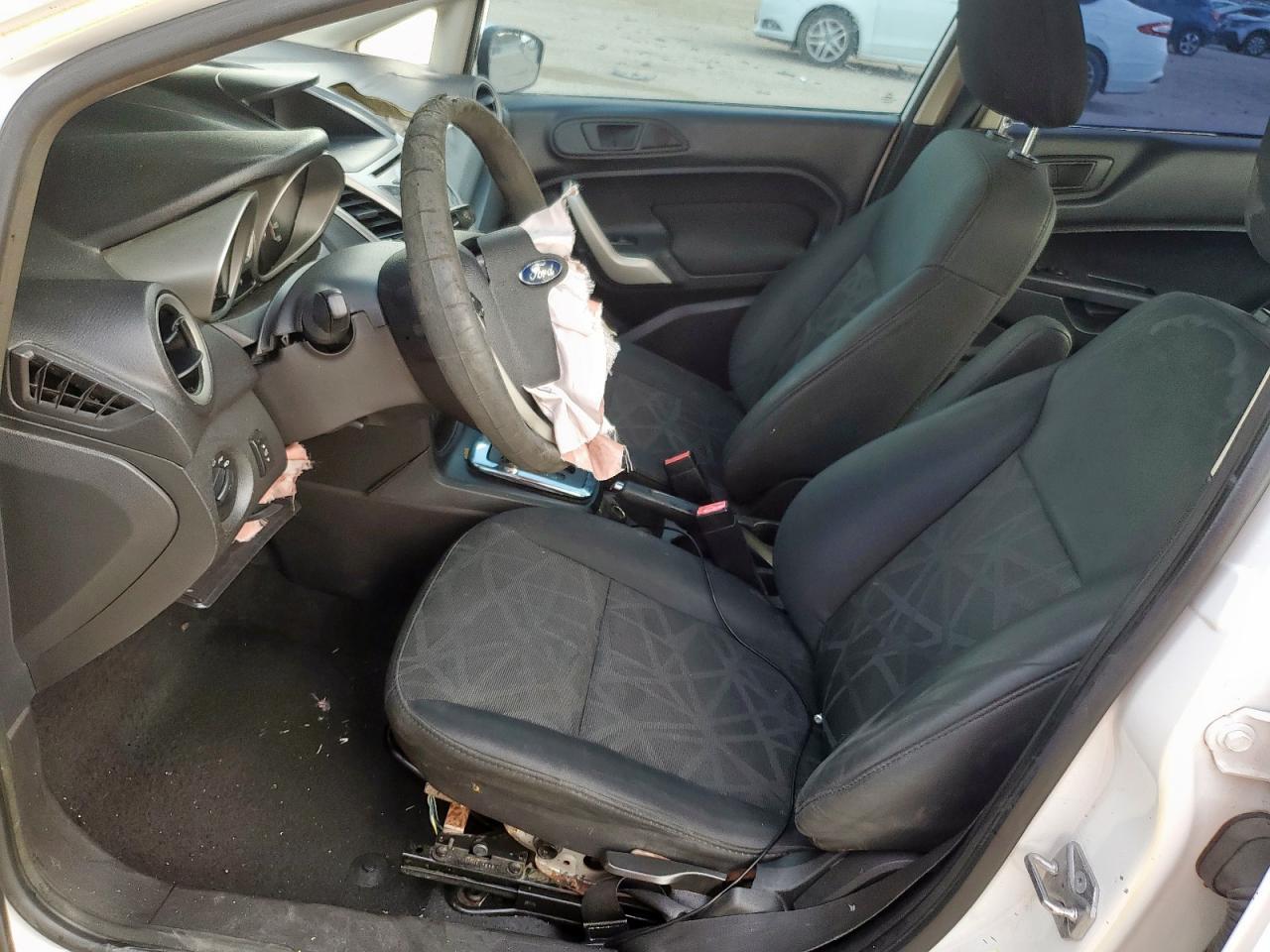 2012 Ford Fiesta Se - Фото 7