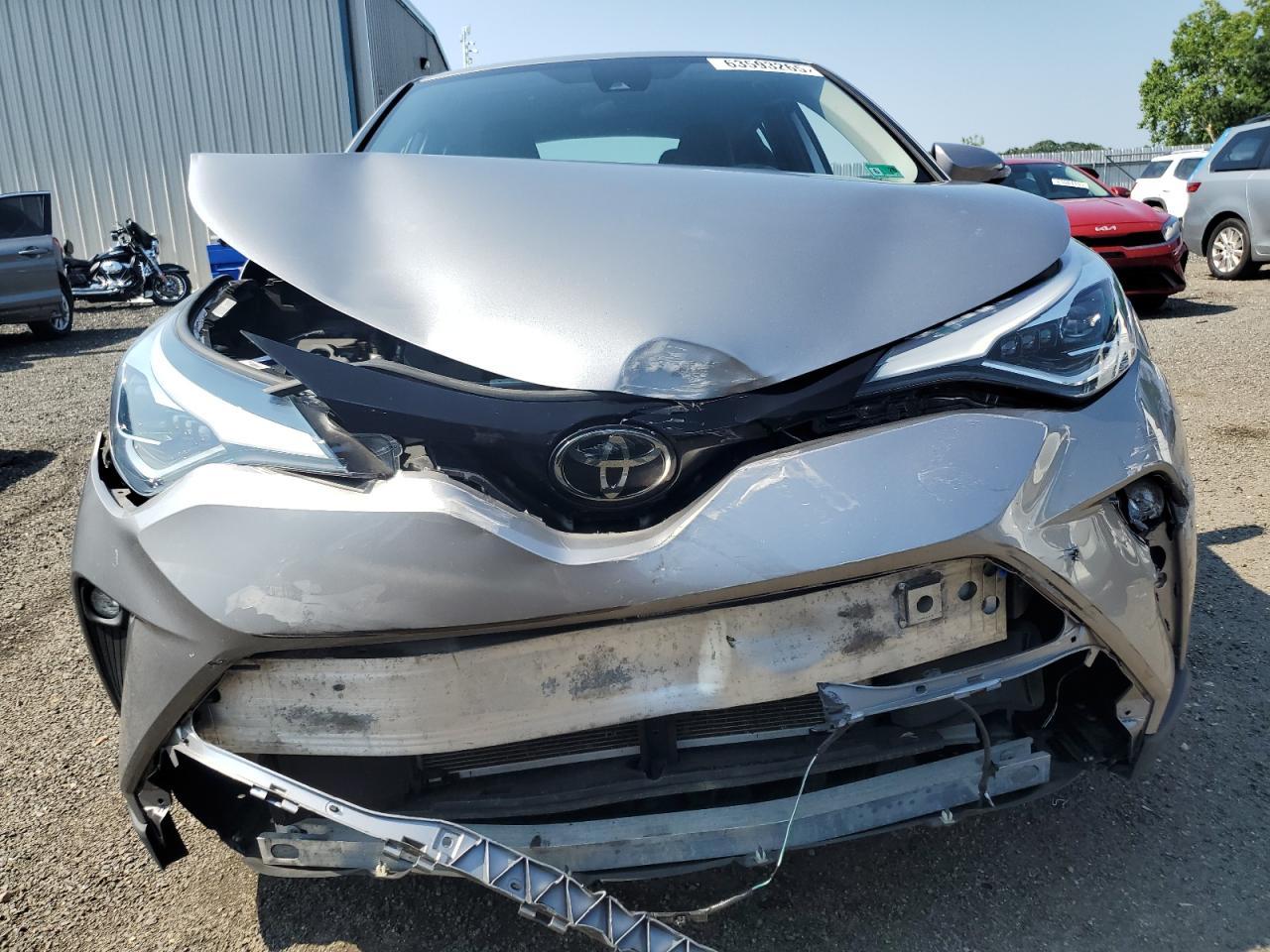 2020 Toyota C-Hr Xle - Фото 5