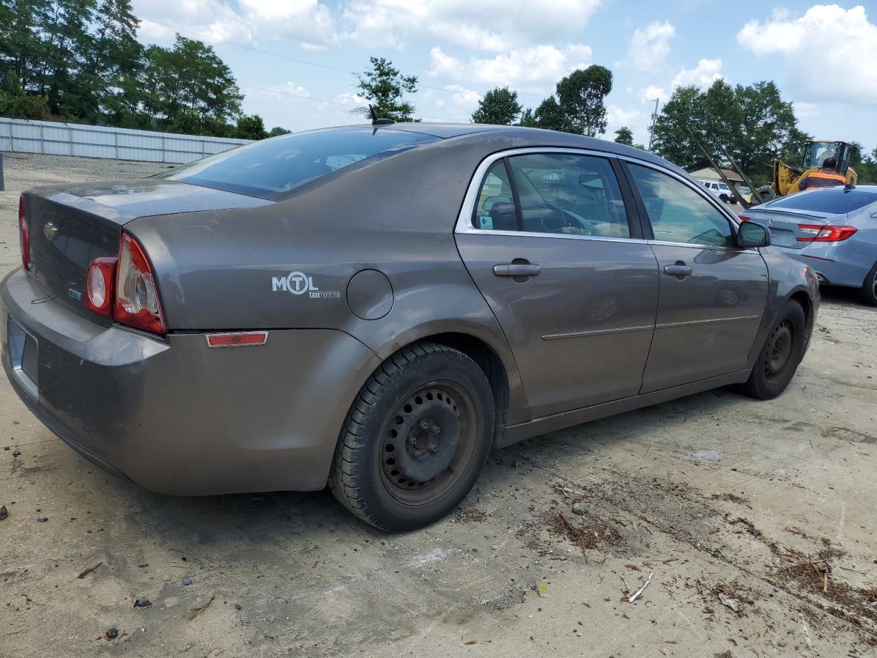 2010 Chevrolet Malibu Ls - Фото 3