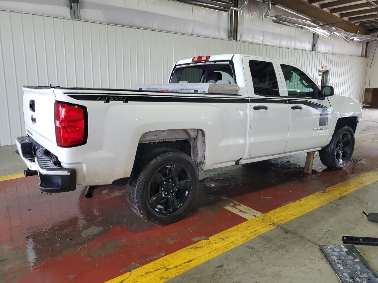 2018 Chevrolet Silverado K1500 Custom - Image 7