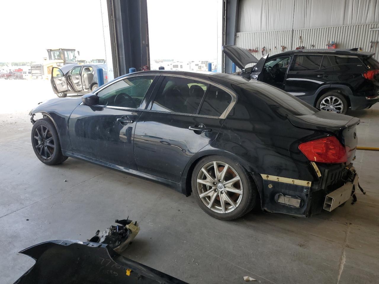 2013 Infiniti G37 Base - Image 2