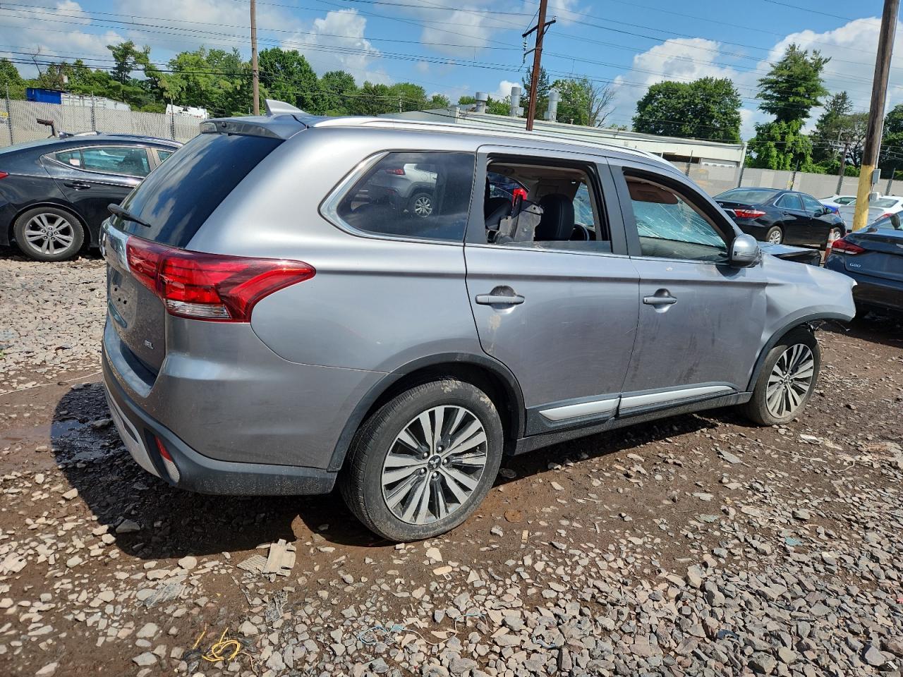 2020 Mitsubishi Outlander Se - Фото 3