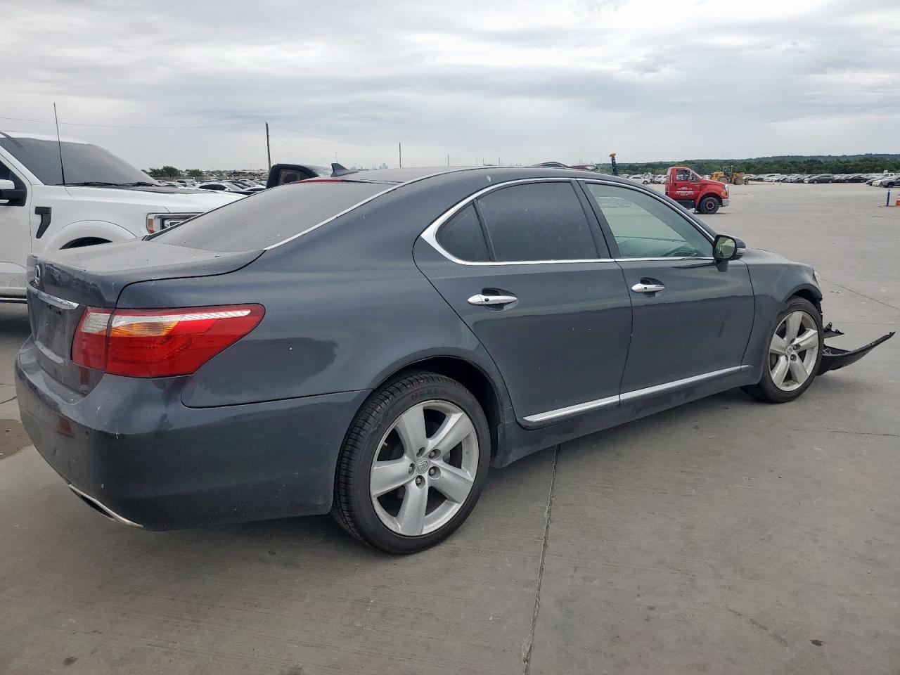 2011 Lexus Ls 460 - Image 3