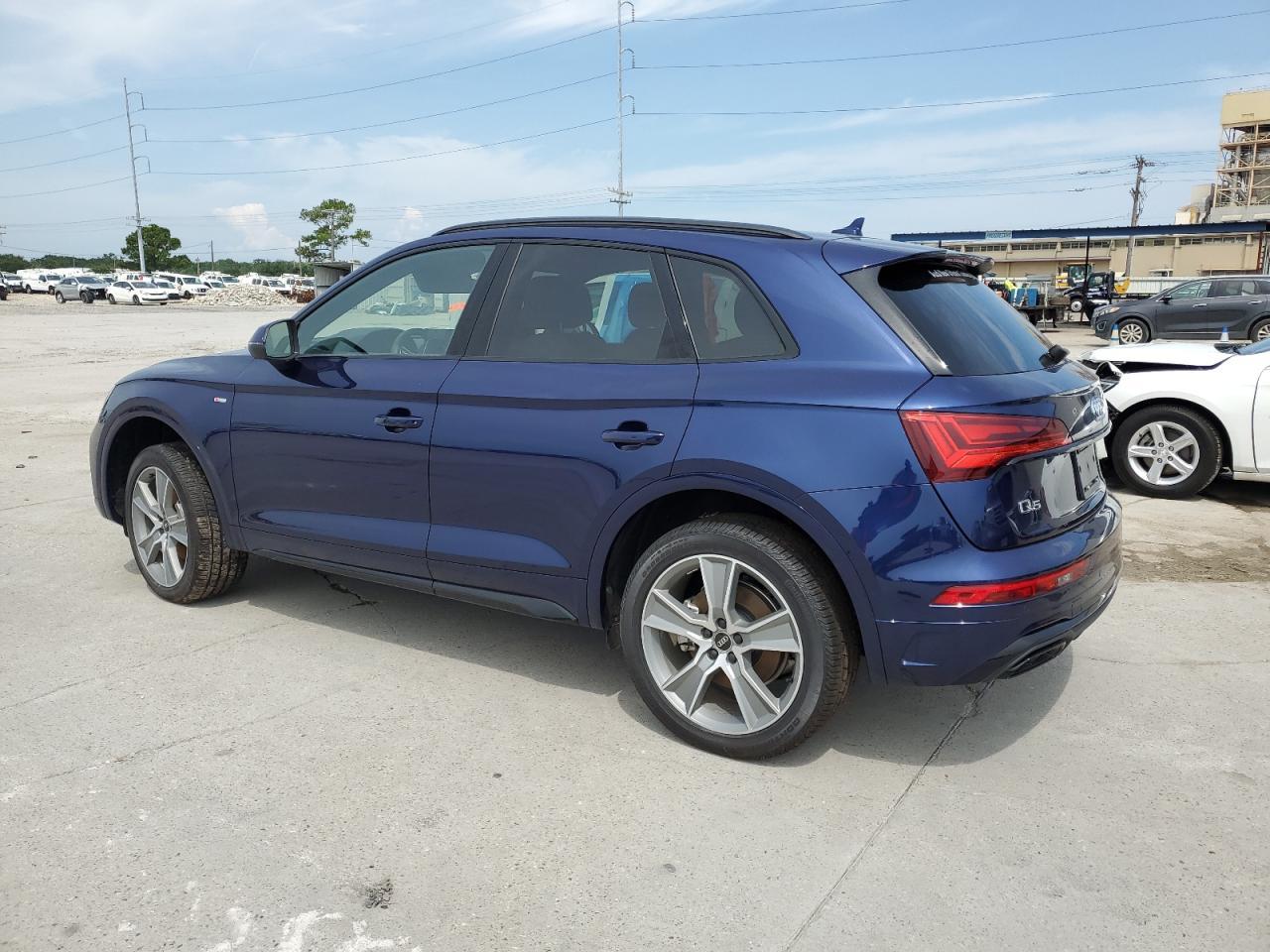 2025 Audi Q5 Premium 45 - Фото 2
