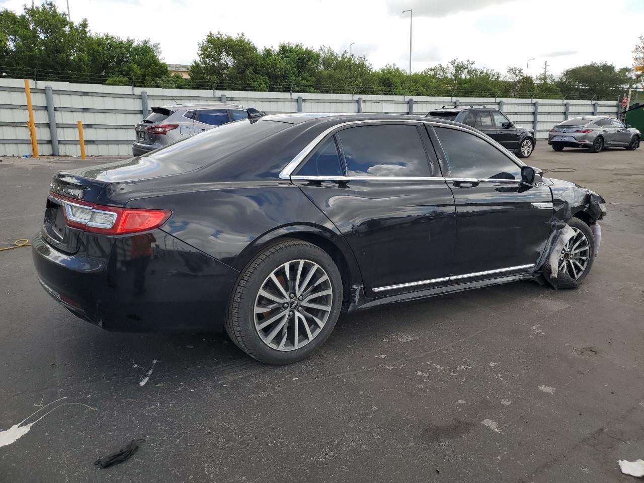 2019 Lincoln Continental Select - Фото 3