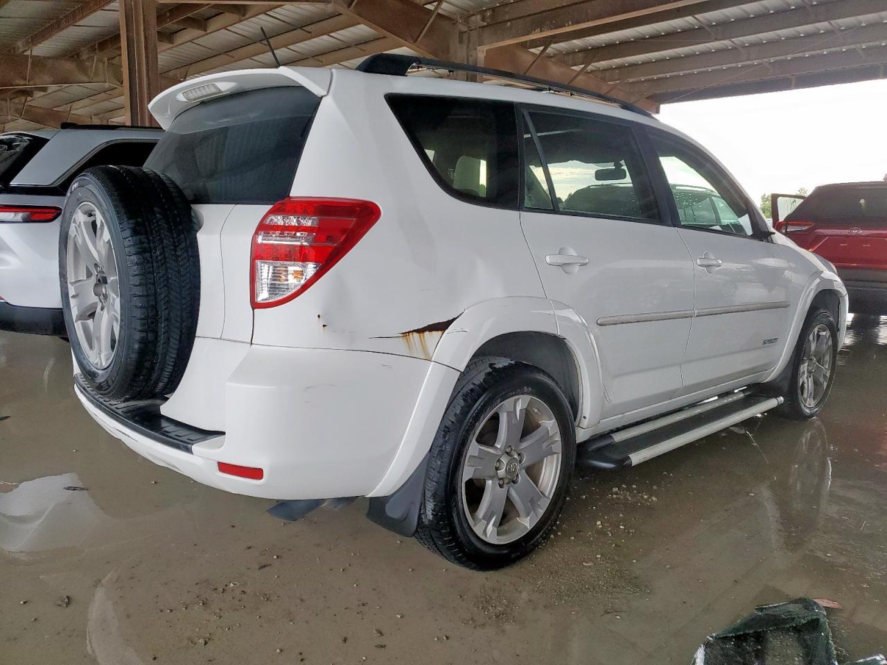 2009 Toyota Rav4 Sport - Image 3