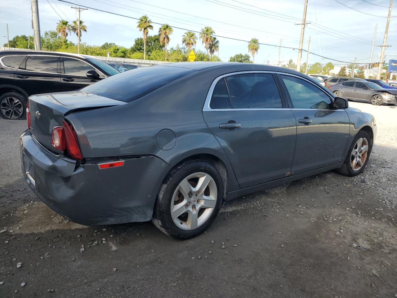 2009 Chevrolet Malibu Ls - Image 3