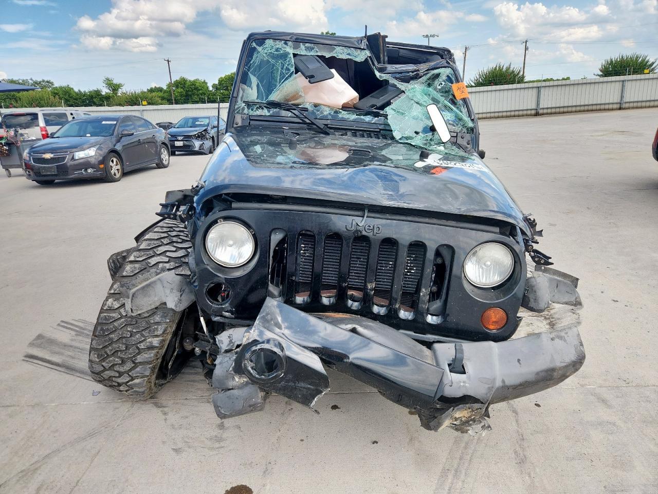 2012 Jeep Wrangler Unlimited Sahara - Image 5