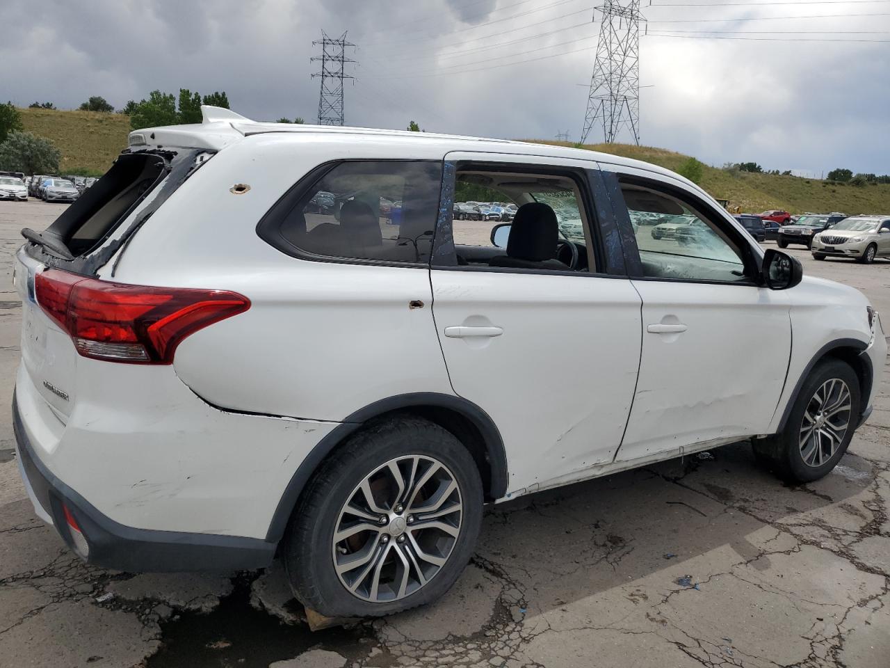 2017 Mitsubishi Outlander Es - Image 3