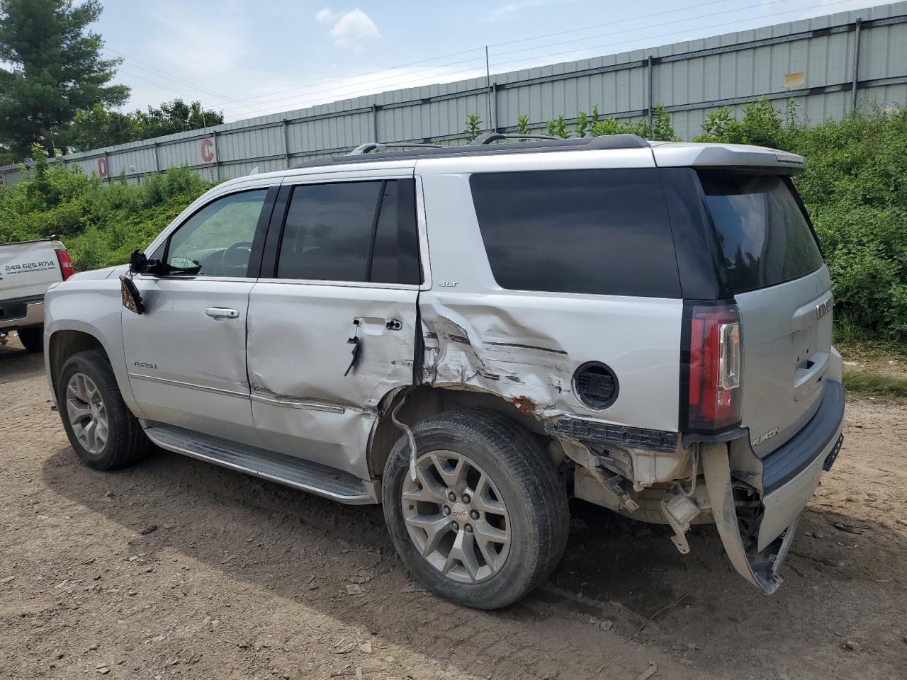 2015 GMC Yukon Slt - Фото 2