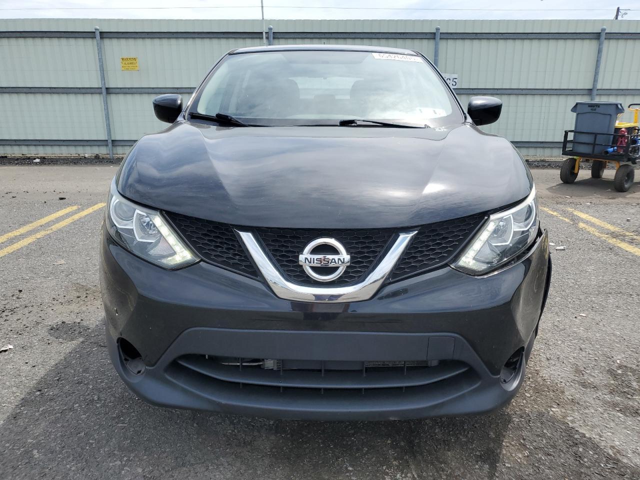 2017 Nissan Rogue Sport S - Image 5