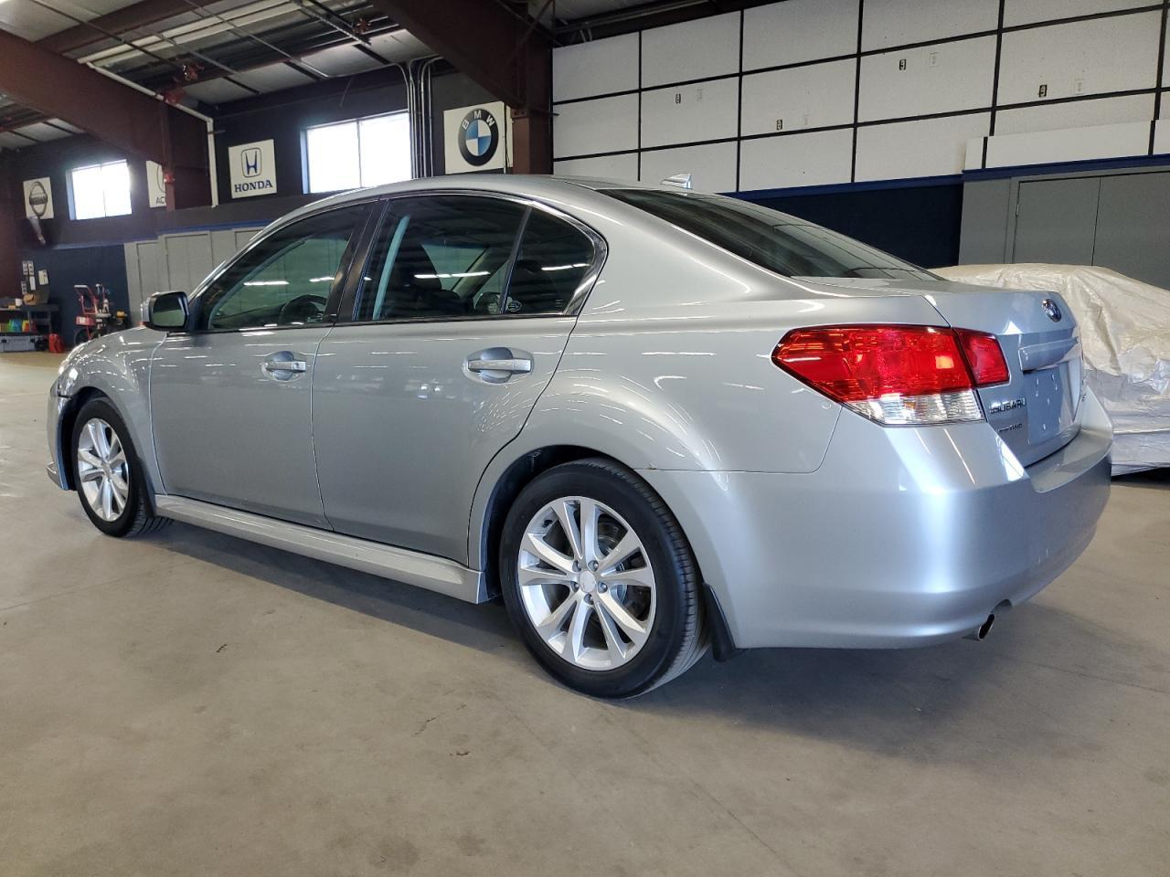 2013 Subaru Legacy 3.6R Limited - Фото 2