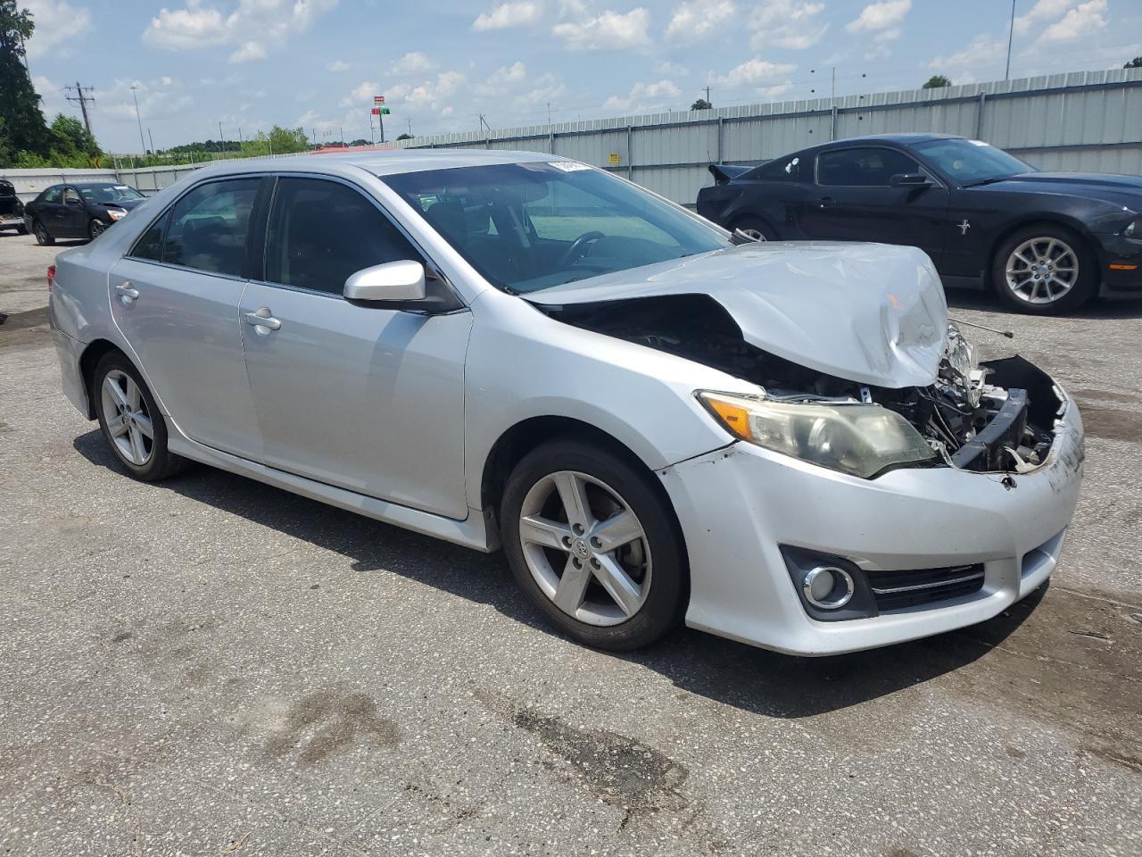 2014 Toyota Camry Se - Фото 4