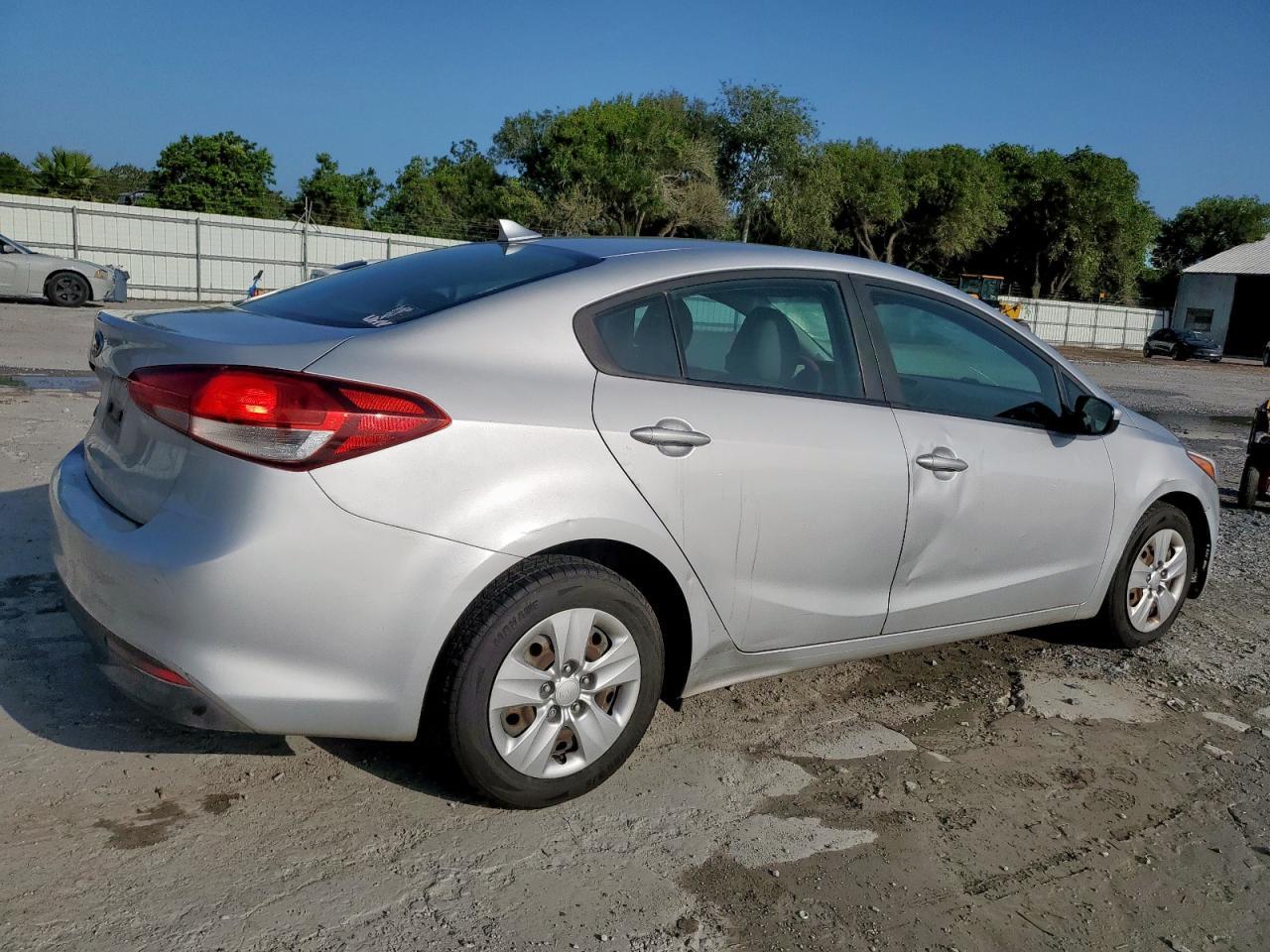 2018 Kia Forte - Фото 3