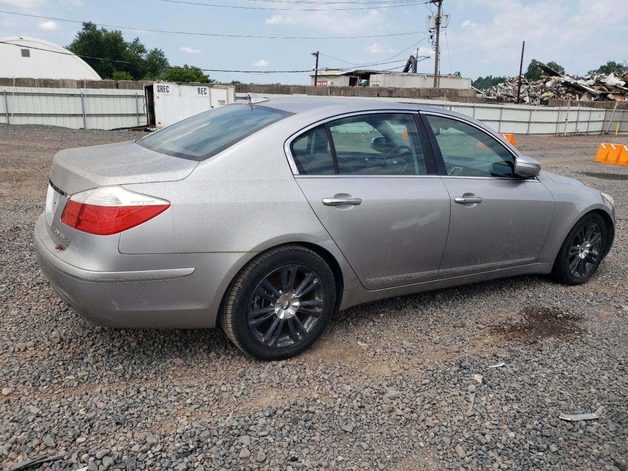 2010 Hyundai Genesis - Фото 3