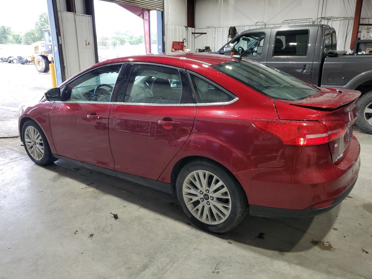 2017 Ford Focus Titanium - Фото 2