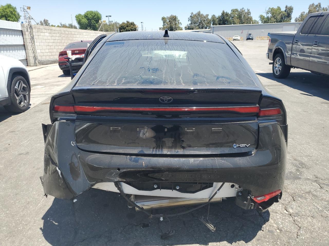 2025 Toyota Prius Le - Image 6