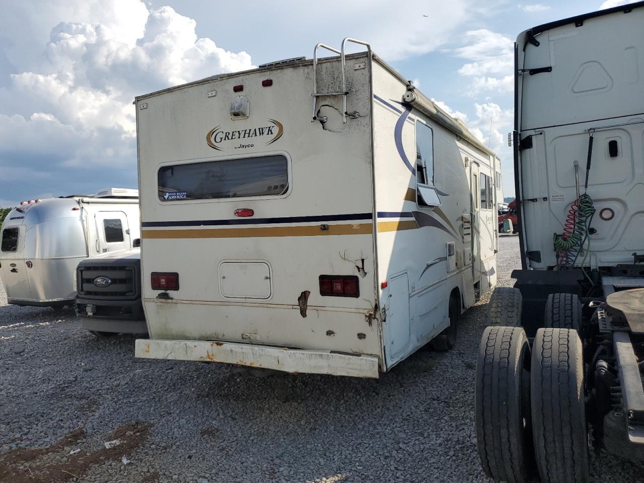 2005 Ford Econoline E450 Super Duty Cutaway Van - Image 4