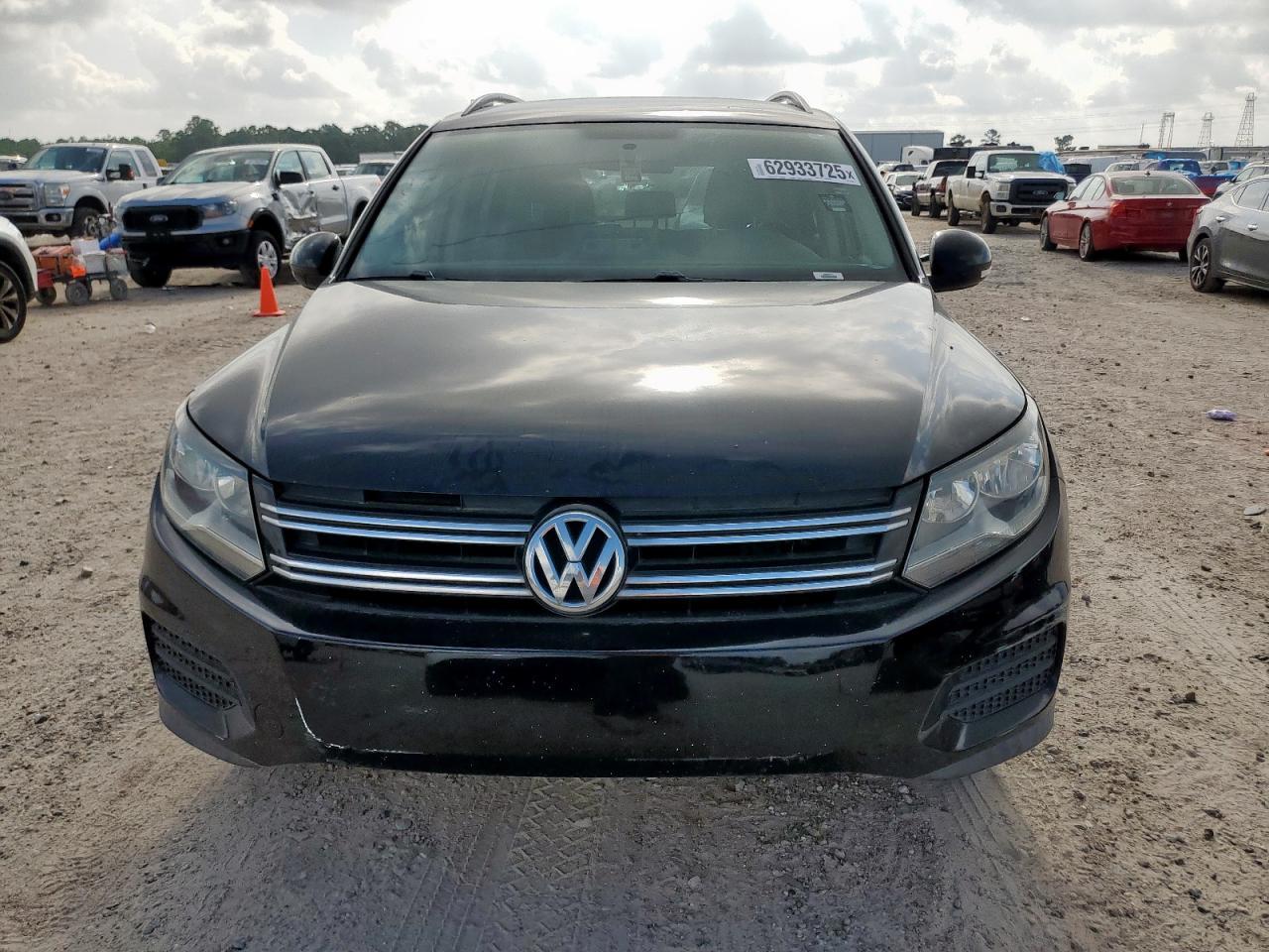 2015 Volkswagen Tiguan S - Фото 5