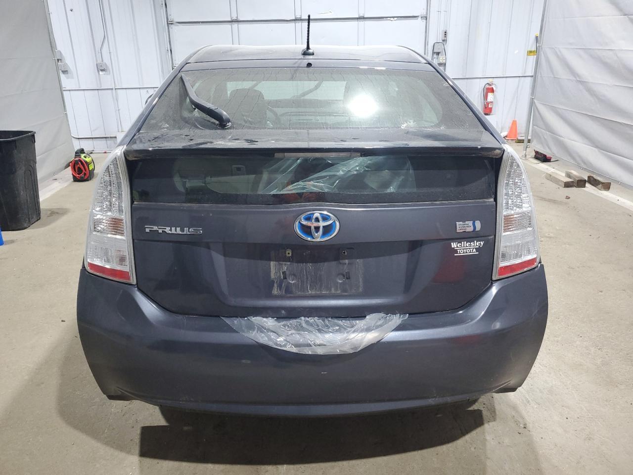 2011 Toyota Prius Two - Фото 6