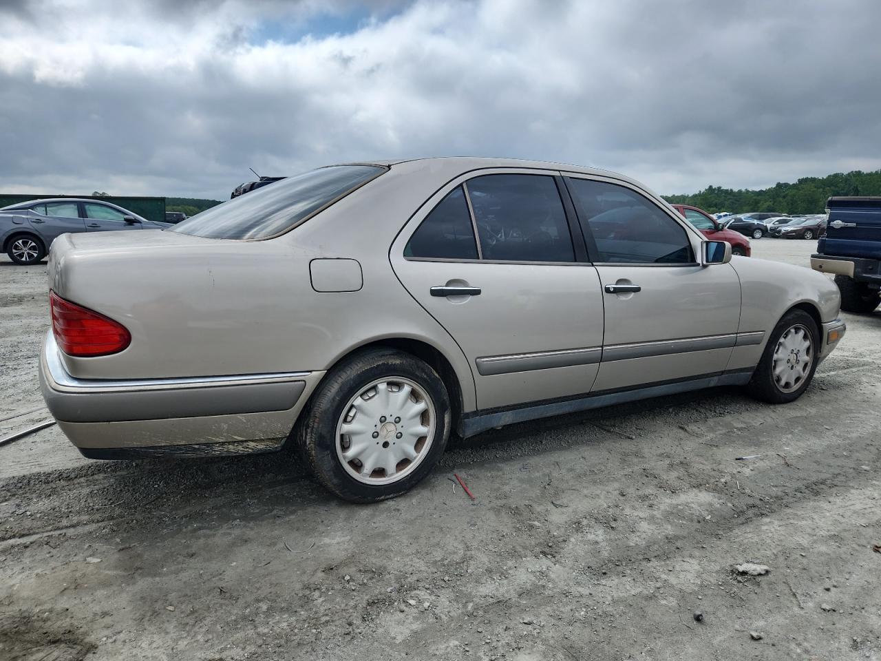 1997 Mercedes-Benz E 320 - Image 3