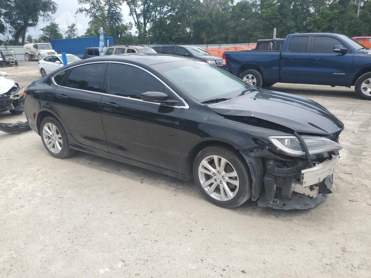 2015 Chrysler 200 Limited - Image 4