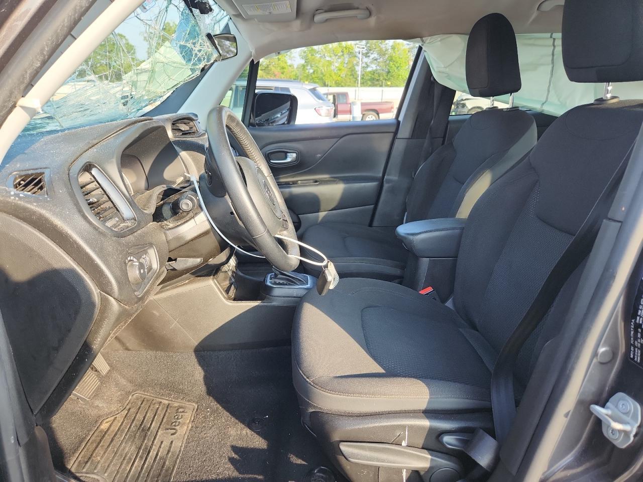 2020 Jeep Renegade Latitude - Image 7