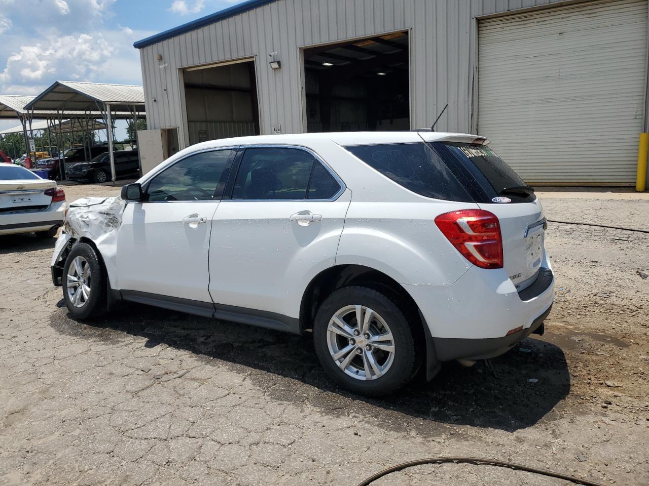 2017 Chevrolet Equinox Ls - Image 2