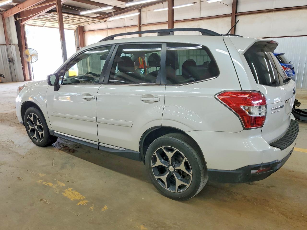 2015 Subaru Forester 2.0Xt Touring - Фото 2