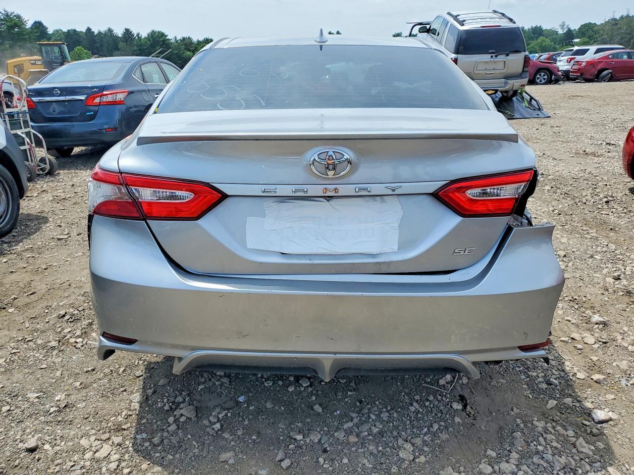 2019 Toyota Camry Se - Image 6