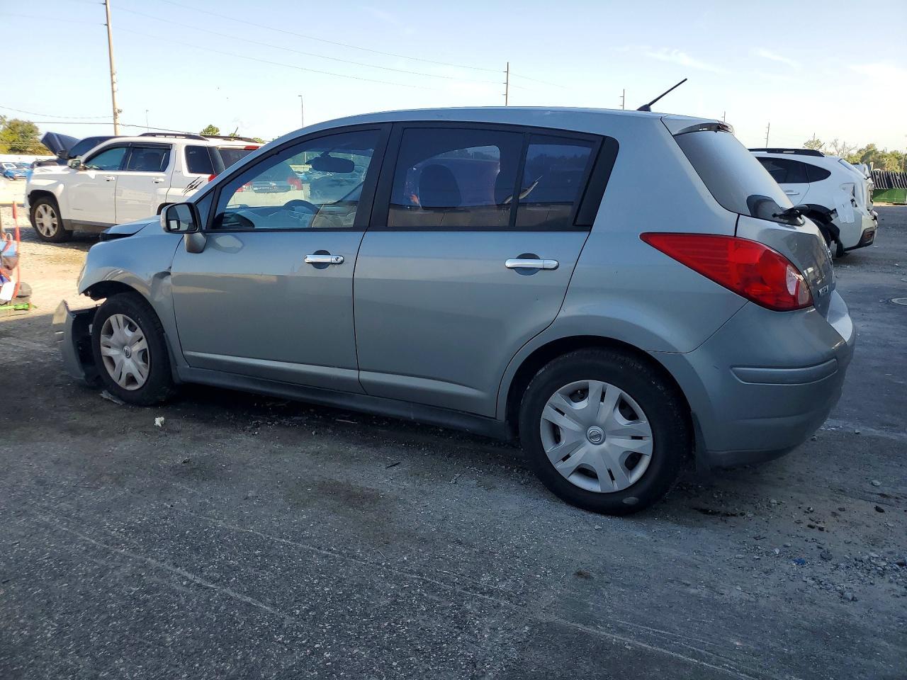 2008 Nissan Versa 1.8 S - Image 2