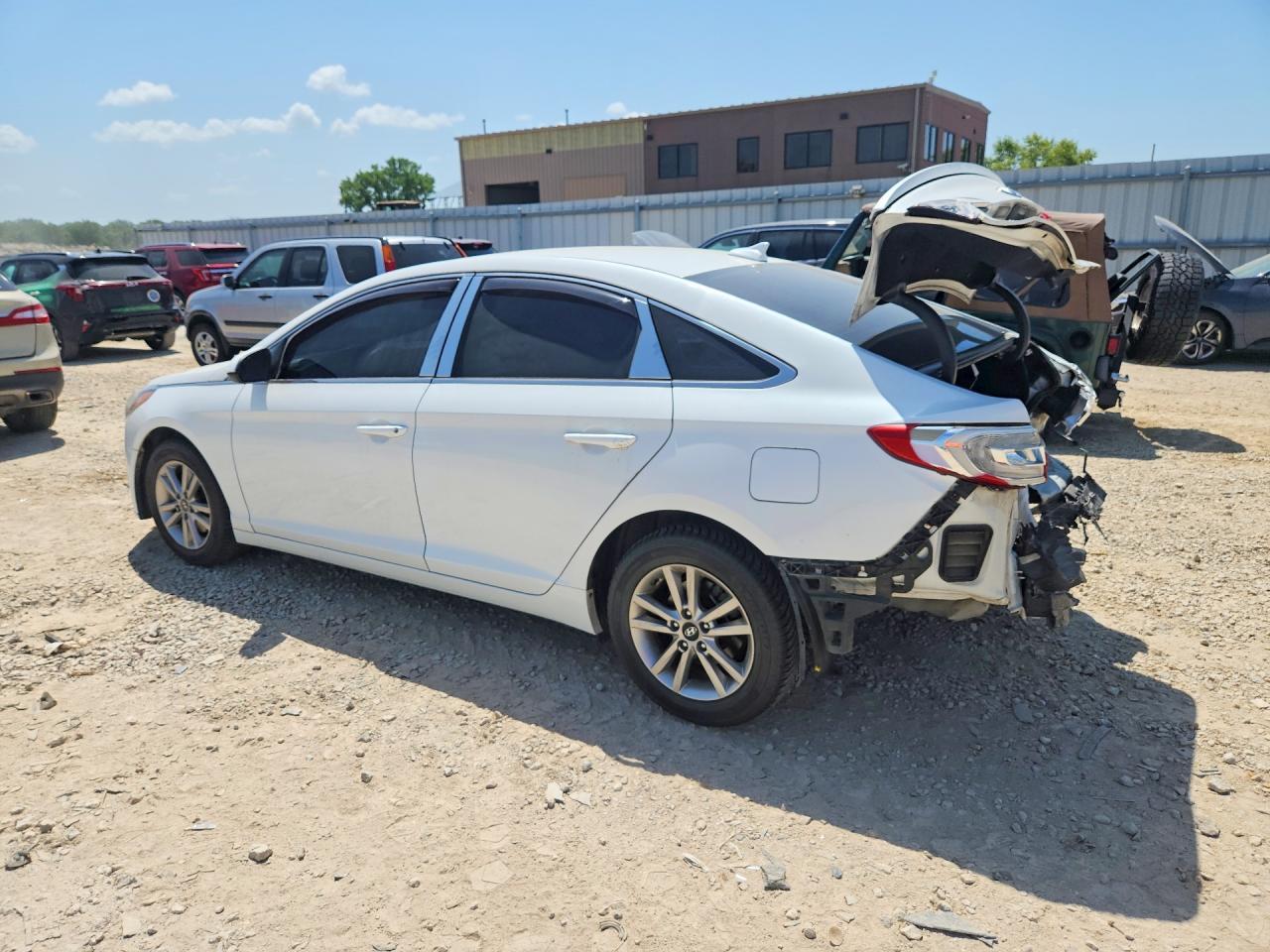 2017 Hyundai Sonata Se - Image 2