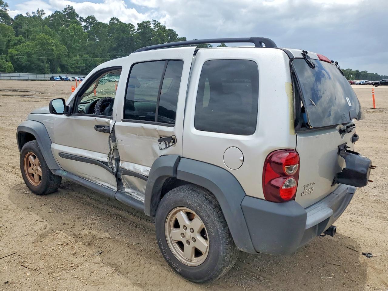 2006 Jeep Liberty Sport - Image 2