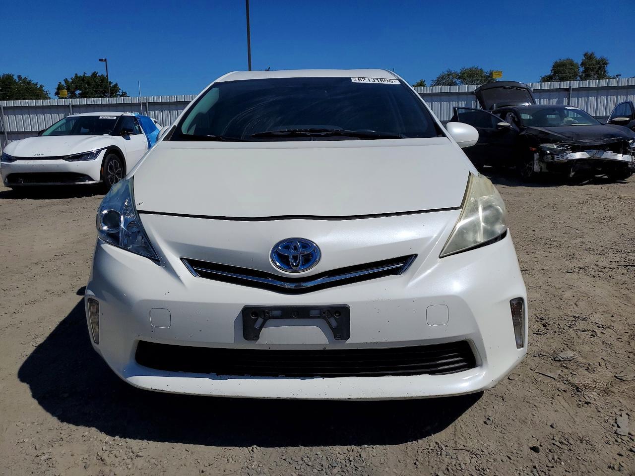 2013 Toyota Prius V Three - Фото 5