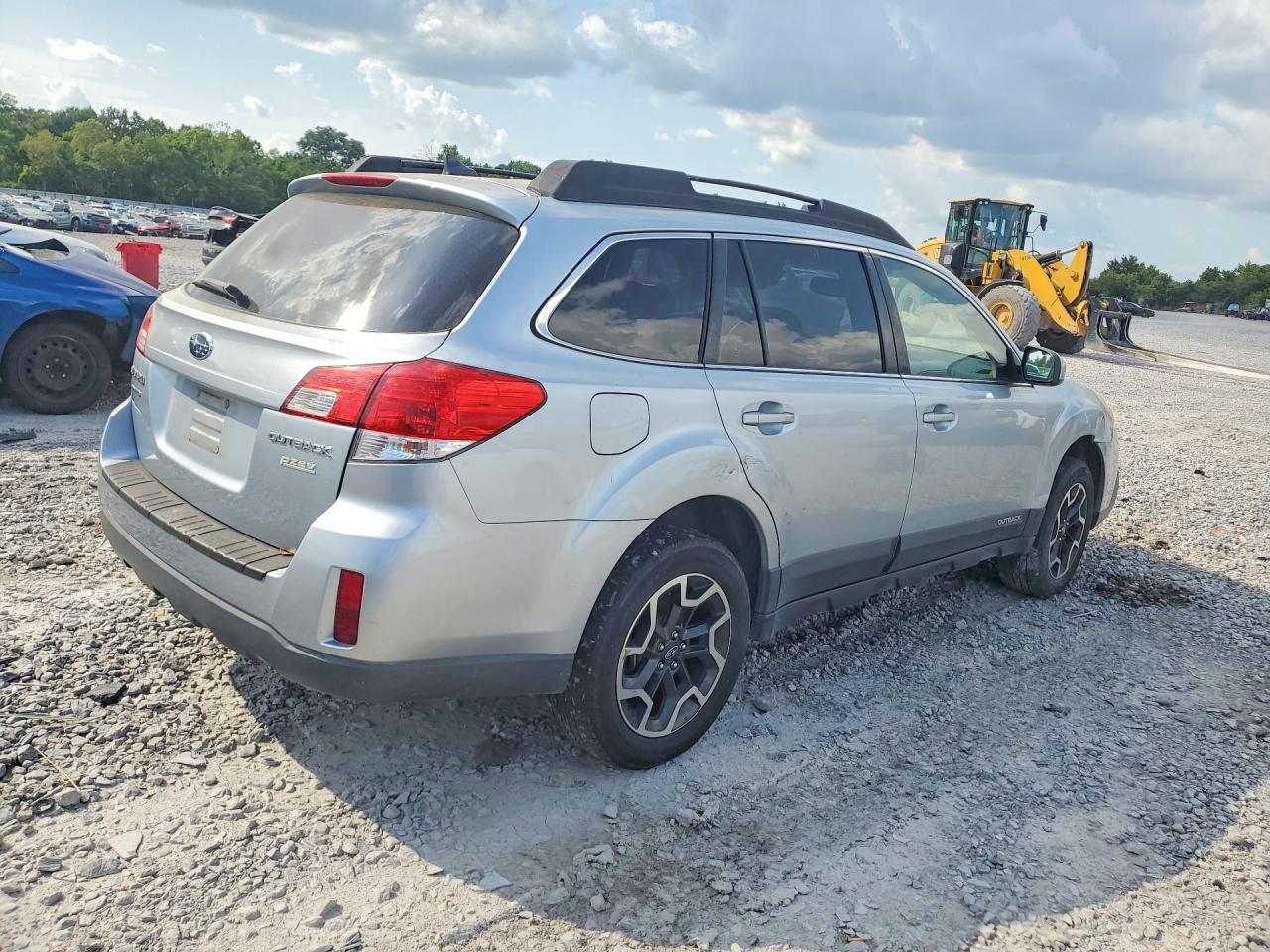 2014 Subaru Outback 2.5I Premium - Фото 3