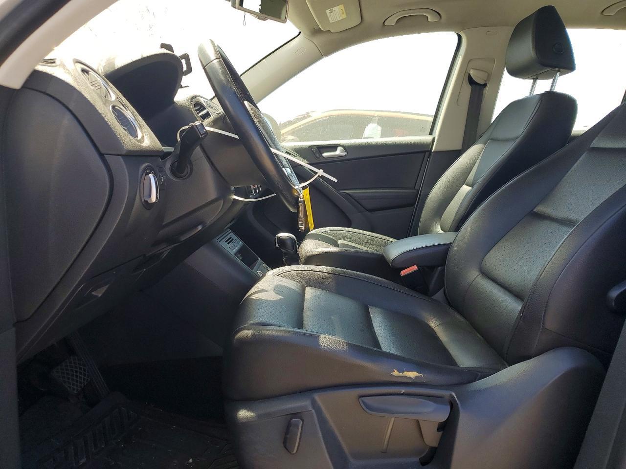 2017 Volkswagen Tiguan S - Фото 7