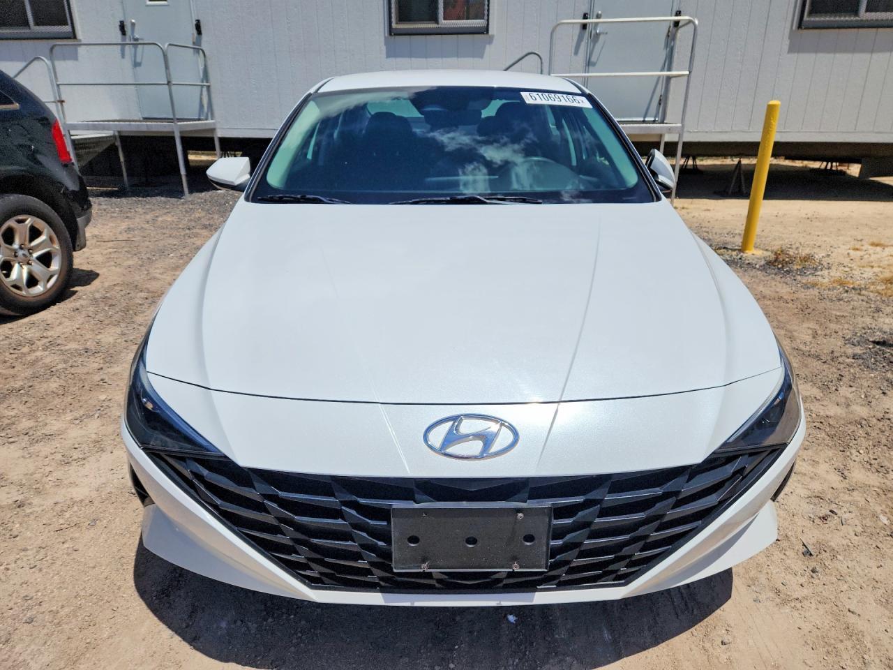 2021 Hyundai Elantra Se - Image 5